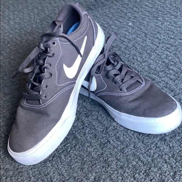 nike sb charge canvas on feet